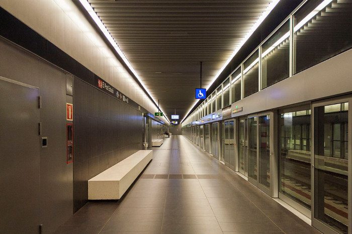  Самый долгий вариант - метро в аэропорту Барселоны