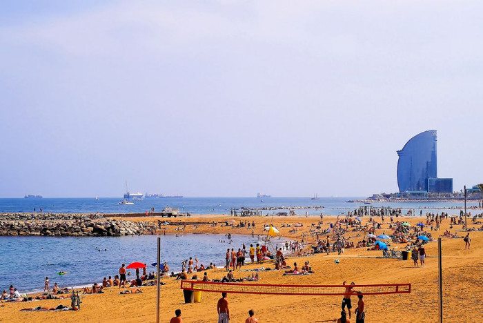 Пляж – несомненная достопримечательность Барселоны
